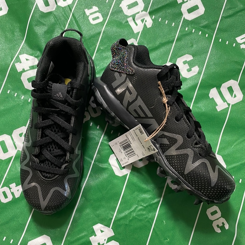 Youth Adidas Football cleats Freak Spark MD J NWT size 1